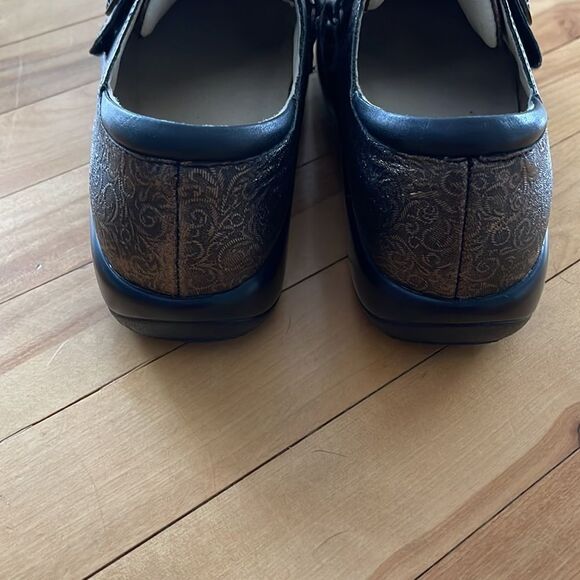 Alegria Joleen Bronze Swirl leather slip on shoe. Belted button forefoot Size 37 - Picture 5 of 8